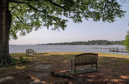 Bath Cottage | Charming 3-bedroom cottage in Bath steps away from the Pamlico River.