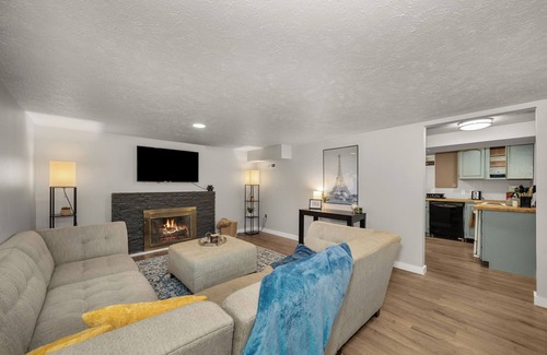 Spokane House | Charming 3-bedroom duplex with AC, WiFi in superb Spokane