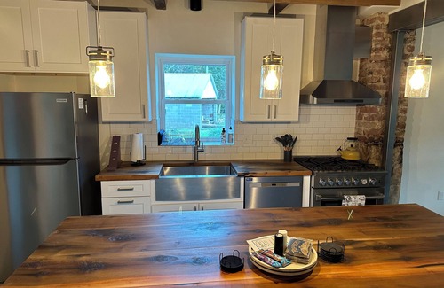 Free Union Other | Charming 3-bedroom farmhouse with AC and WiFi in Free Union