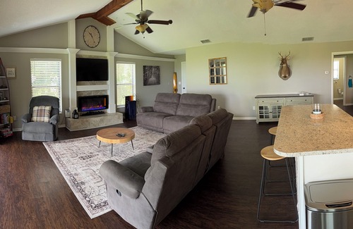 Highland House | Charming 3-bedroom family friendly Lakehouse in lovely Sebring