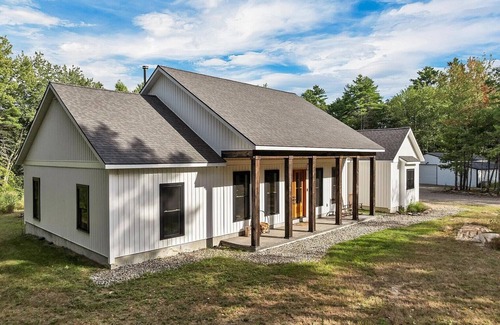 Lebanon Other | Charming 3-bedroom Farmhouse in the Seacoast