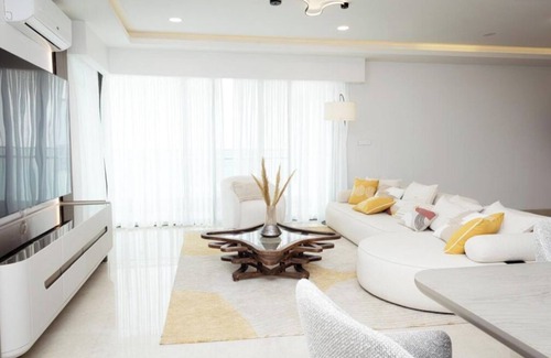Yof Apartment | Charming 3-Bedroom Getaway - Perfect for Families and Friends!