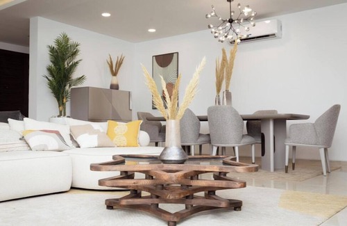 Yof Apartment | Charming 3-Bedroom Getaway - Perfect for Families and Friends!