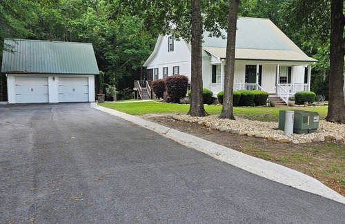Eutawville House | Charming 3-bedroom house with AC, WiFi in fantastic Eutawville