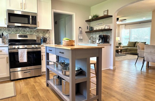 Fort Worth House | Charming 3-bedroom house in conveniently-located Fort Worth neighborhood