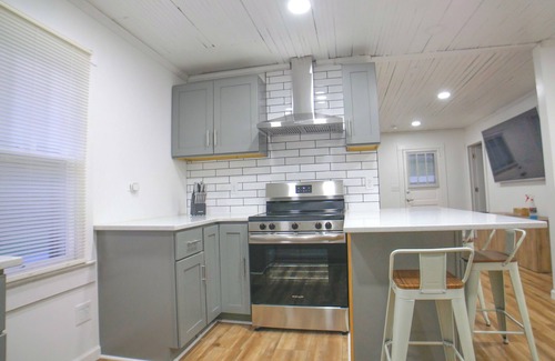 High Point House | Charming 3-bedroom house in High Point close to shopping and restaurants