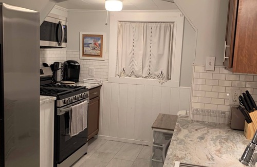 New London House | Charming 3-bedroom house in New London. Just minutes driving distance to beaches
