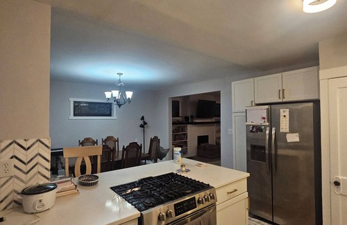 Dormont House | Charming 3-bedroom house with AC and WiFi in cozy Pittsburgh Mt Lebanon Area