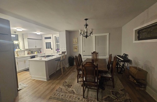 Dormont House | Charming 3-bedroom house with AC and WiFi in cozy Pittsburgh Mt Lebanon Area
