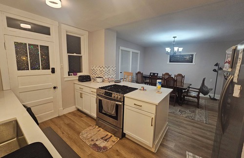 Dormont House | Charming 3-bedroom house with AC and WiFi in cozy Pittsburgh Mt Lebanon Area
