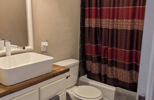 Pocahontas House | Charming 3-bedroom house in lovely Pocahontas with WiFi, AC