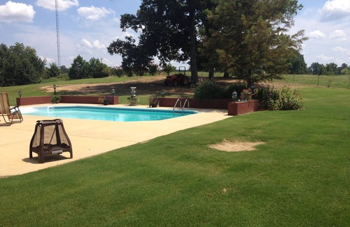 Starkville House | Charming 3-bedroom house with WiFi in Starkville and very close to campus.