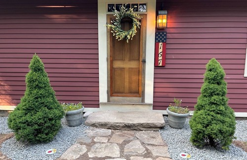Mystic House | Charming 3-bedroom house in historic Mystic with AC