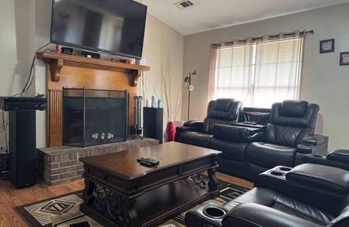 Woodland Hills House | Charming 3-bedroom house in Tuscaloosa with WiFi, AC