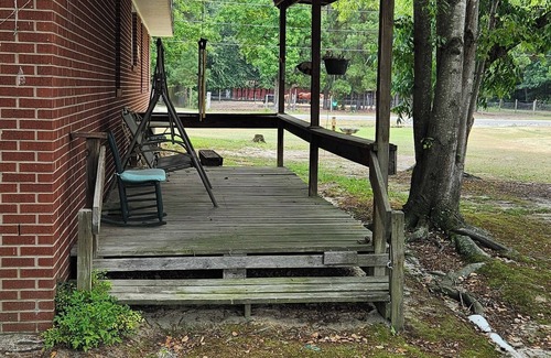 Rosewood House | Charming 3-bedroom house with AC and WiFi in wonderful Goldsboro/Rosewood area.
