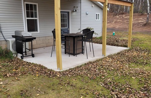 Ishpeming House | Charming 3-bedroom house with WiFi, AC in Ishpeming on or near trail system.