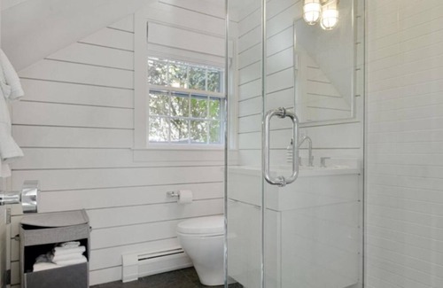 Brant Point House | Charming 3 bedroom house in Brant Point , Nantucket a walk to town with WiFi, AC