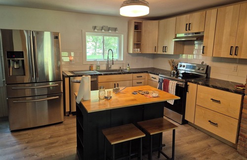 Oak Harbor House | Charming 3-bedroom house step from the beach in serene Oak Harbor
