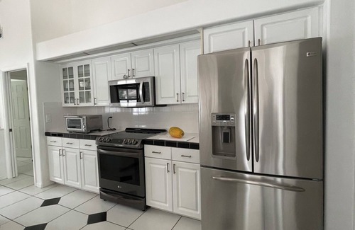 Sebastian House | Charming 3-bedroom house with WiFi, AC in wonderful Sebastian