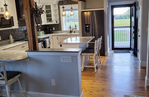 Thomaston House | Charming 3-bedroom house with AC and WiFi in Thomaston