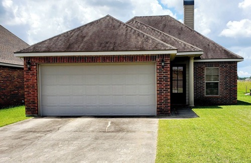 Carencro House | Charming 3-bedroom home with Fast WiFi, AC, and more in Carencro-Upper Lafayette