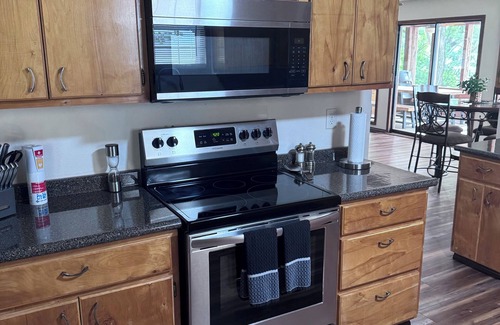 Miami House | Charming 3 bedroom home located near Twin Bridges State Park on Grand Lake Okla
