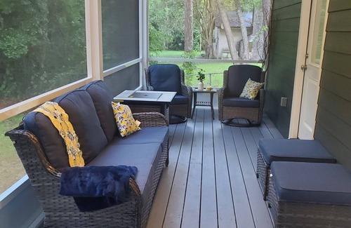 Darien House | Charming 3-bedroom home within walking distance to downtown area/FLETC friendly