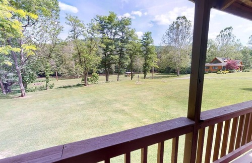 Gaines House | Charming 3-bedroom home on Pinecreek in Gaines with AC, hot tub, fire ring, WiFi
