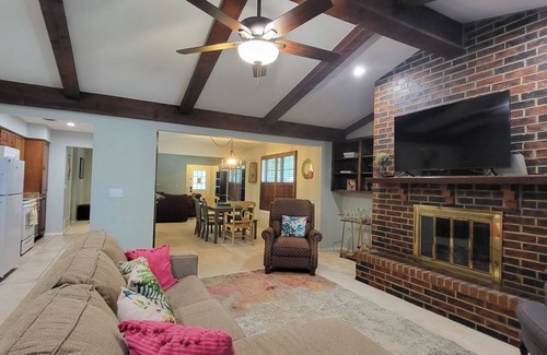 Amarillo House | Charming 3-bedroom house with WiFi, AC in delightful Amarillo
