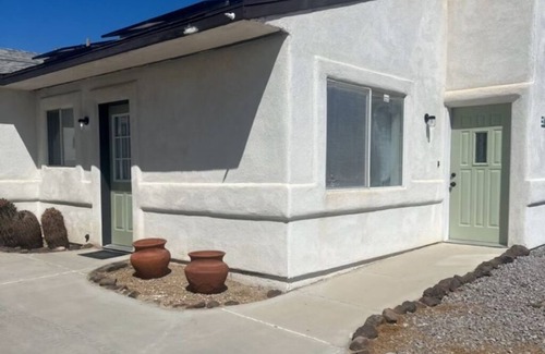 Bullhead City House | Charming 3-bedroom house in delightful Bullhead with WiFi, AC.