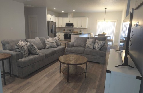Caldwell House | Charming 3-bedroom house in Caldwell with WiFi and AC.