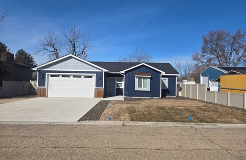 Caldwell House | Charming 3-bedroom house in Caldwell with WiFi and AC.