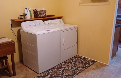 Colquitt House | Charming 3-bedroom house in delightful Colquitt with AC, WiFi