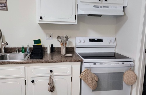 Columbus House | Charming 3-bedroom house in lovely Easton Area of Columbus with AC, WiFi