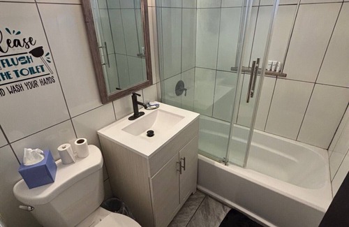 Columbus House | Charming 3-bedroom house in delightful Columbus with AC, WiFi