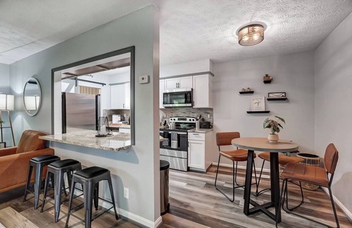 Hamilton House | Charming 3-bedroom house near Miami University & Spooky Nook in Hamilton