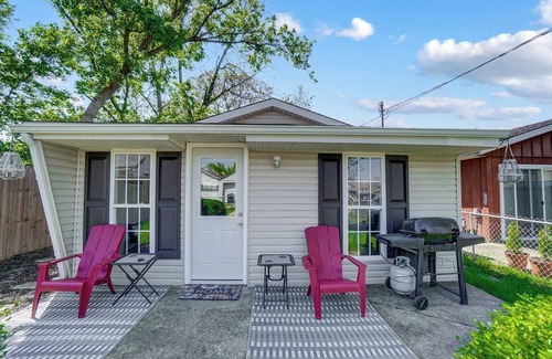 Hamilton House | Charming 3-bedroom house near Miami University & Spooky Nook in Hamilton