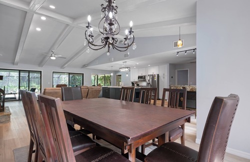 Fruitville House | Charming 3-bedroom house in delightful Sarasota with WiFi, AC