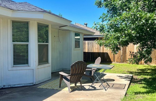 Abilene House | Charming 3-bedroom house with WiFi and AC in lovely Abilene