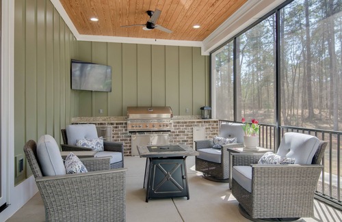 Appling House | Charming 3-bedroom house in amazing Appling with outdoor kitchen, WiFi