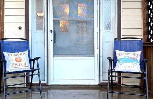 Seneca House | Charming 3-bedroom house with AC, WiFi in Clayton