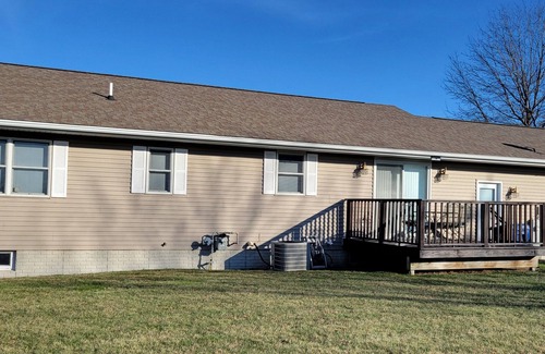 Clinton House | Charming 3-bedroom house with WiFi and AC. Centrally-located in Clinton