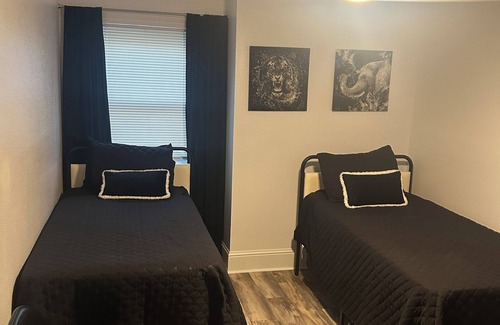 LaPlace House | Charming 3-bedroom house with AC, WiFi in adorable LaPlace