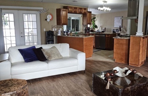 Sebring House | Charming 3-bedroom house with AC and WiFi in phenomenal Sebring