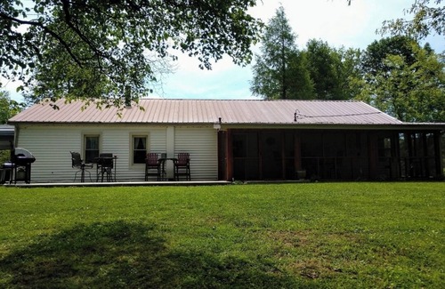 Sturgis House | Charming 3-bedroom house in a country setting with WiFi