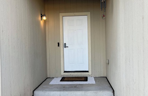 Fallon House | Charming 3-bedroom house with AC and WiFi in superb Fallon
