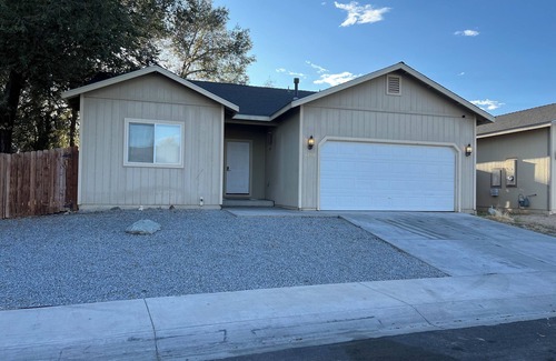 Fallon House | Charming 3-bedroom house with AC and WiFi in superb Fallon