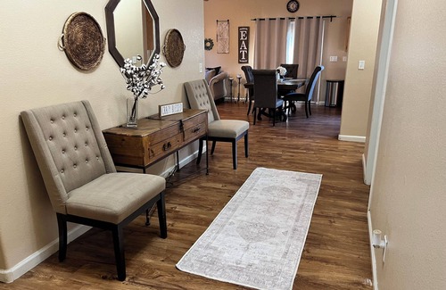 Fallon House | Charming 3-bedroom house with AC and WiFi in superb Fallon