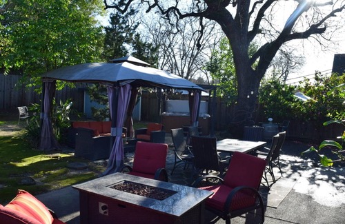 Fetters Hot Springs-Agua Caliente House | Charming 3-bedroom house in tranquil Sonoma with large backyard & hot tub