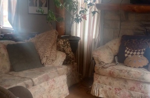 Plum House | Charming 3-bedroom house in Verona, 2 miles at Oakmont U.S Open 2025